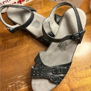 Black SAS ladies Duo Tripad Comfort Size 8.5 S